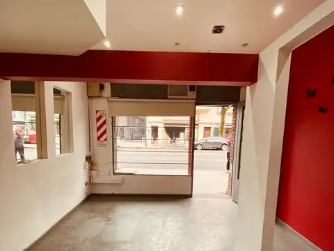 Local en Alquiler en Monte Castro, $ 750.000