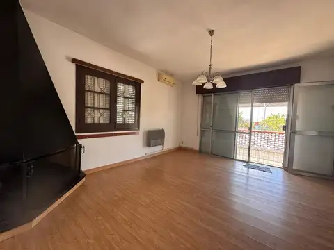 Venta Casa en 2 plantas con Garage