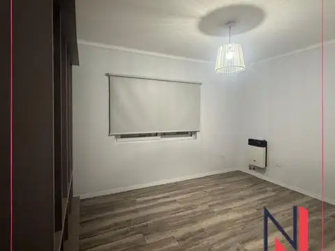 Casa en Alquiler con 3 cocheras