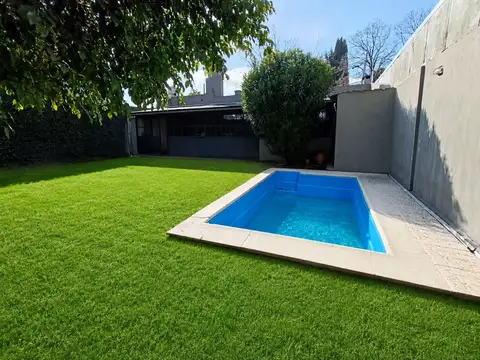 CASA EN VENTA 3 AMB CON JARDIN Y PILETA EL PALOMAR