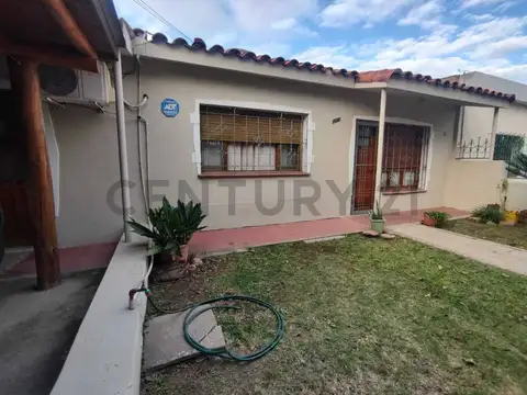 Venta Casa en Residencial América 4 Dormitorios 2 baños Garage Patio y Asador