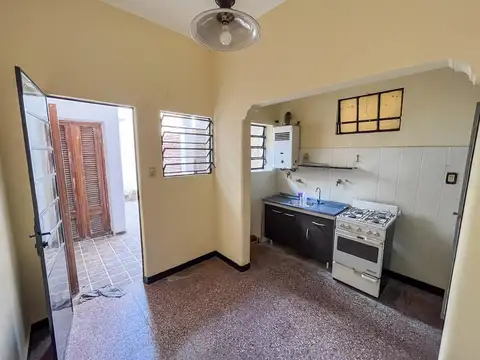 Alquiler Casa Interna única. Barrio España y Hospitales. Rosario.