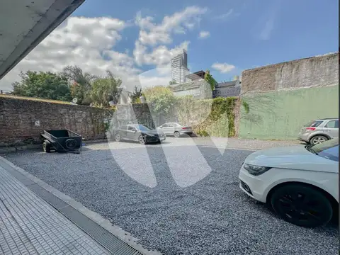 Amplia Cochera Fija en PB - Nuñez