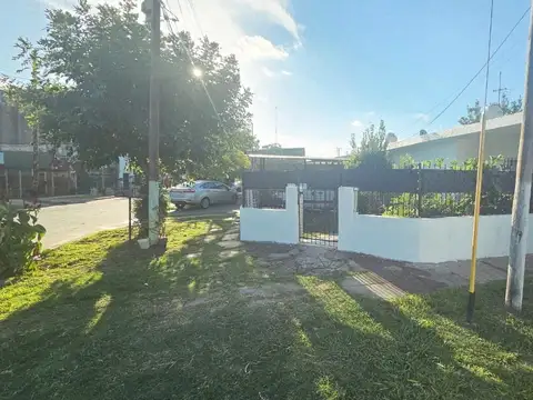 Venta Casa 3 Ambientes Cochera y Monoambiente Castelar
