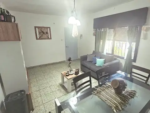 Venta Casa 3 Ambientes Cochera y Monoambiente Castelar