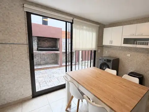 Depto Tipo Casa 3 ambientes con 2 baños