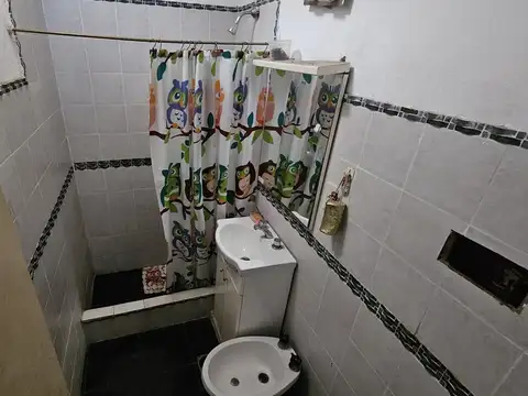VENTA CASA DE PASILLO A RECICLAR 2 DORMITORIOS
