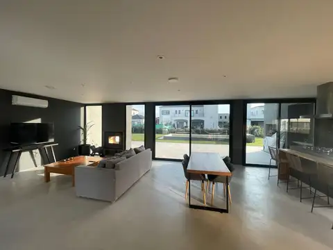 Casa en Venta en Countries y Barrios Cerrados en Moreno, USD 290.000