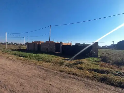 2 terrenos con avance de Obra en  Santo Tomé