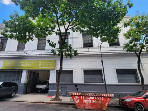 Depósito en Constitución entrada por 2 calles