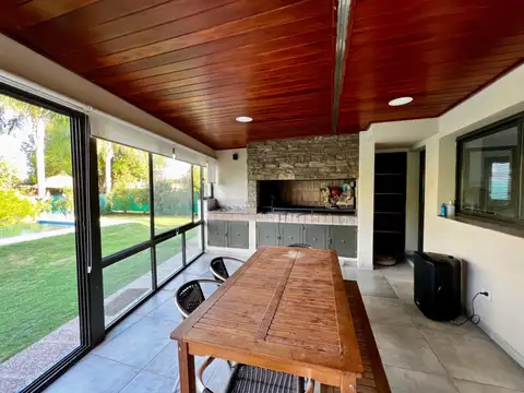 Casa en Alquiler de 4 dormitorios