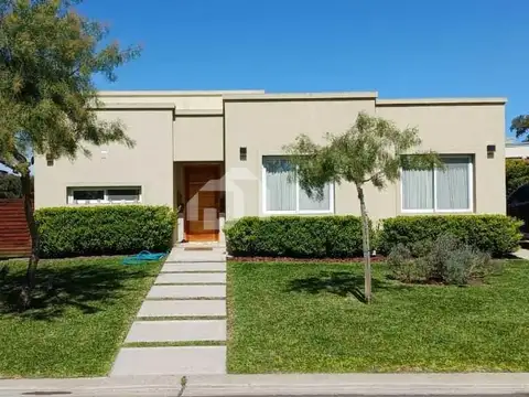 Casa  en Venta en Santa Elena, Pilar del Este, Pilar