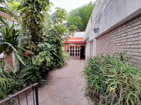 IMPORTANTE CHALET EN VENTA EN ROSARIO SUR