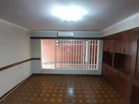 Casa 7 ambientes con 4 baños