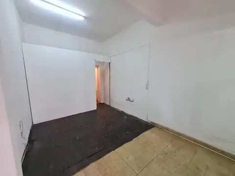 LOCAL DE APROX 3,50 X 5,50