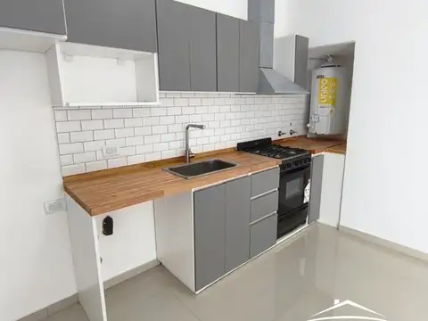 Depto Tipo Casa 5 ambientes con 2 baños