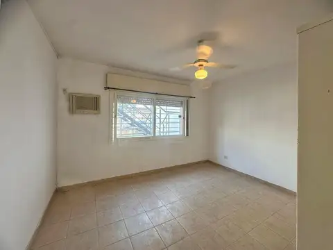 Depto Tipo Casa 3 ambientes con 2 baños