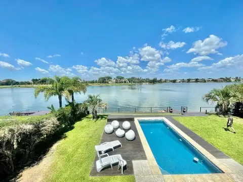 Casa 5 ambientes con 5 baños