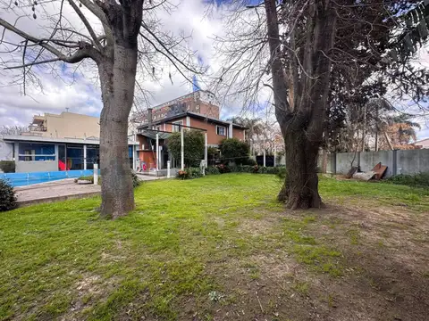 Casa 6 ambientes con 3 baños