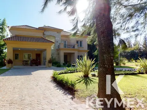 Casa en Venta con 2 cocheras