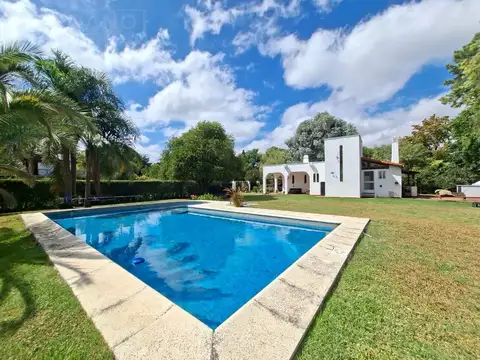 Venta casa 3 dorm, 2 baños,  lote de 1460 m2 en Parque Sakura, Exaltacion de la Cruz. Apta Credito