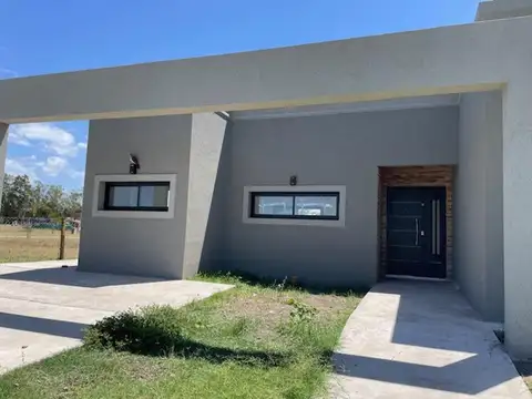 Barrio Santa Sofia Casa A Estrenar