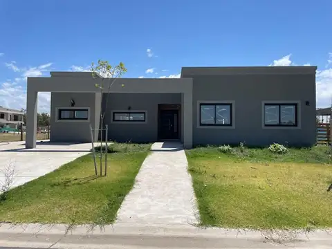 Excelente Casa a estrenar Santa Sofia