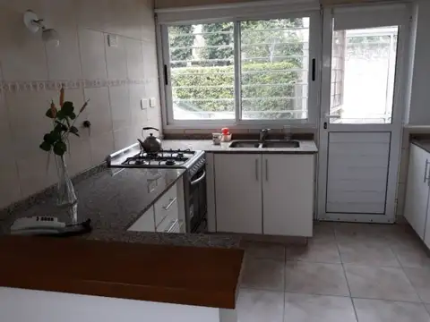 Casa en barrio cerrado pequeño