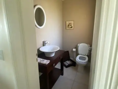 Casa 5 ambientes con 3 baños
