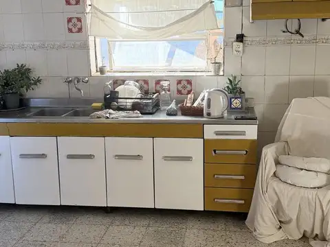 Casa en Alquiler con 1 cochera