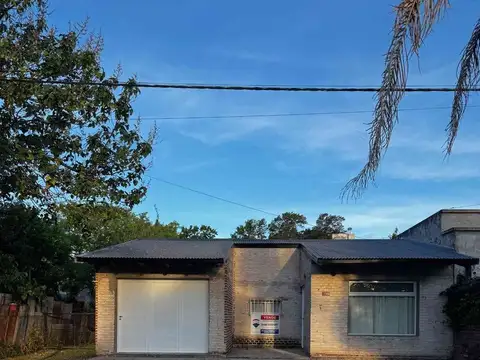 VENTA CASA UN DORMITORIO - HUMBOLDT.-