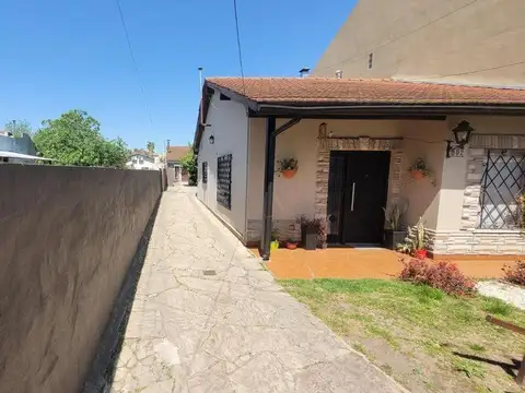 Depto Tipo Casa en Venta en Adrogue, USD 70.000