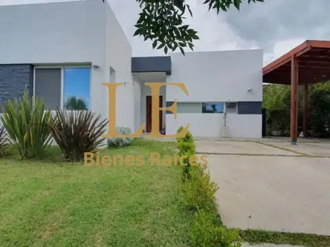 Casa 5 ambientes con 3 baños
