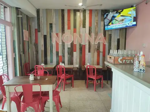 Excelente Cafeteria/Heladeria en la zona de San Telmo.