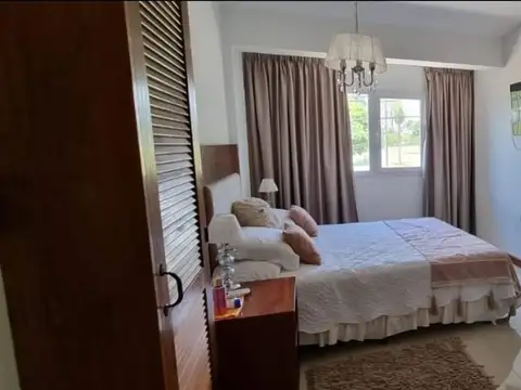 Casa 4 ambientes con 4 baños