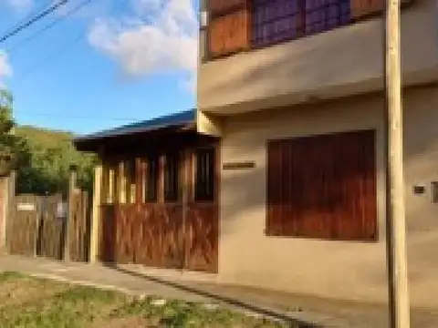 Casa en venta - 2 Dormitorios 1 Baño - 318Mts2 - Mar del Tuyú