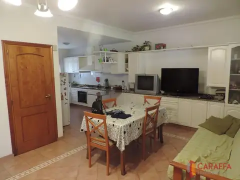 Casa 4 ambientes con 3 baños