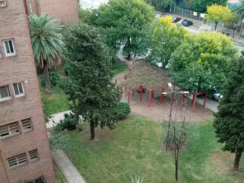 DEPARTAMENTO DE 4 AMBIENTES AMPLIOS CON BALCON