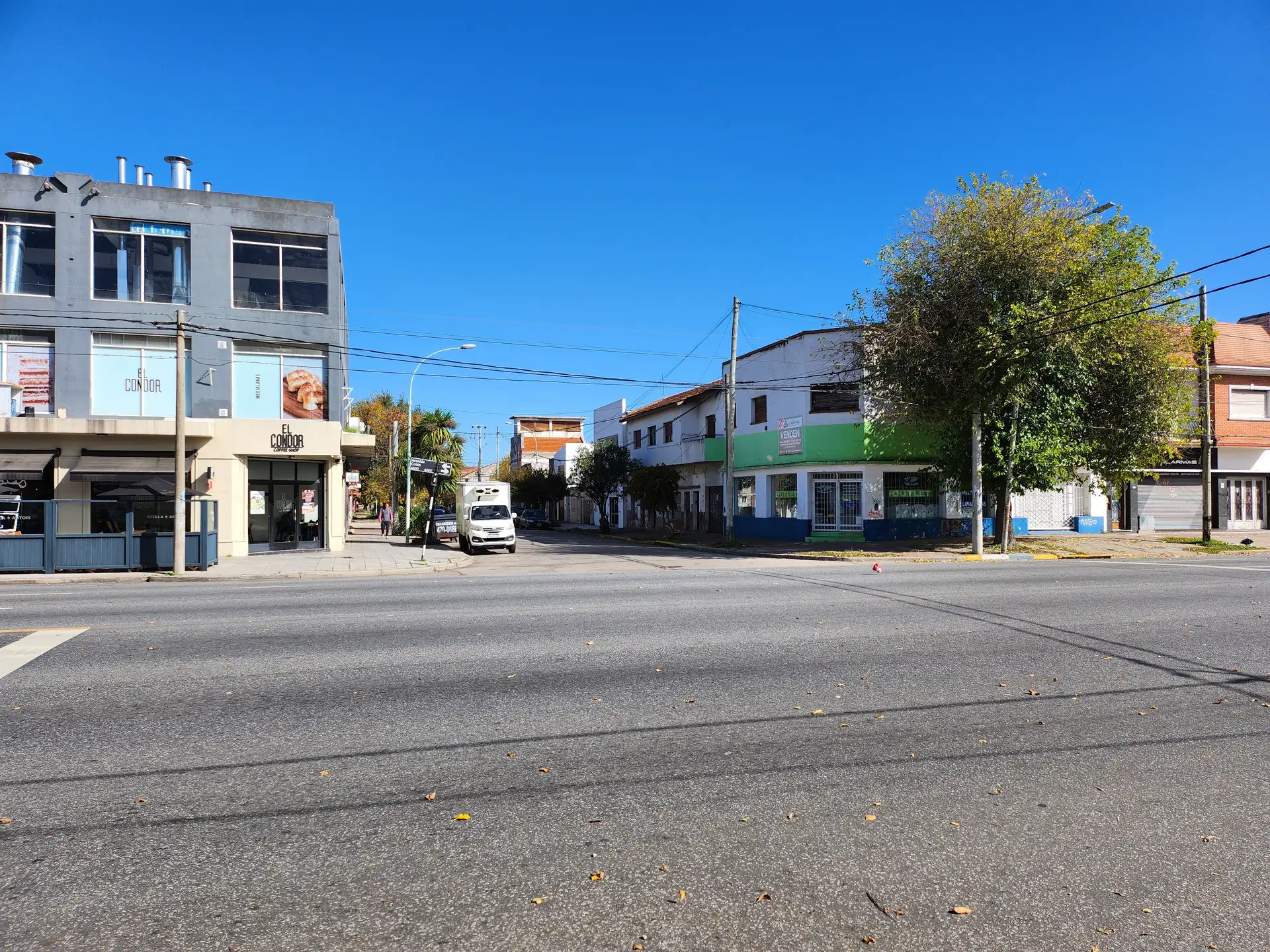 Lote en esquina apto edificio
