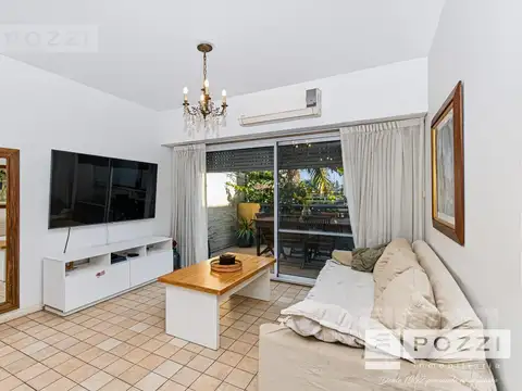 CASA / TRIPLEX  con JARDIN en PACHECO Centro - TIGRE - POZZI INMO