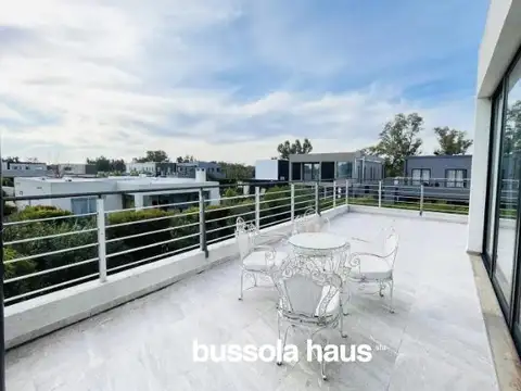 Vila Marina 1, Villanueva al 00