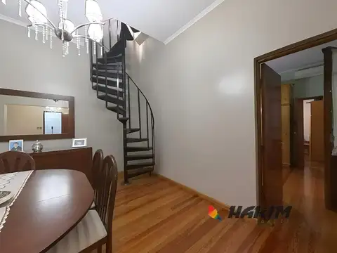 Casa 4 ambientes con 2 baños