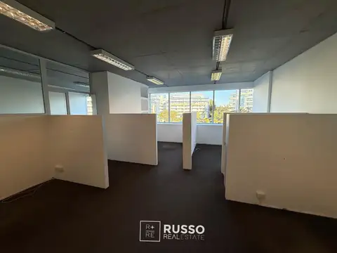 Oficina en Alquiler con 1 cochera