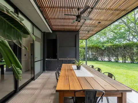 CASA EN LOTE INTERNO BARRIO LOS LAGOS NORDELTA