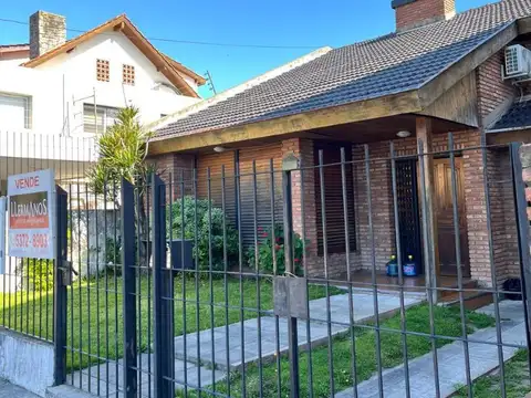 venta Casa 4 Ambientes 3 dormitorios,Villa adelina C/Jardin