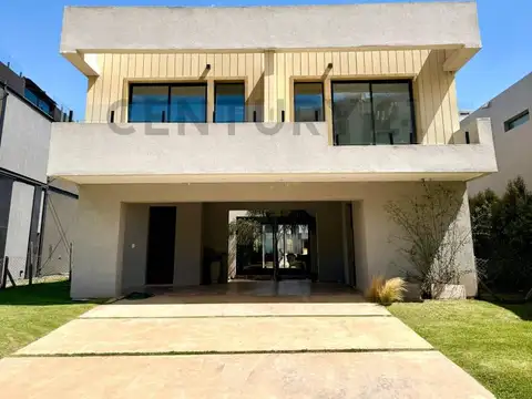 Casa 4 ambientes , amoblada con amarra en alquiler anual , Barrio Nautico Canal Villanueva