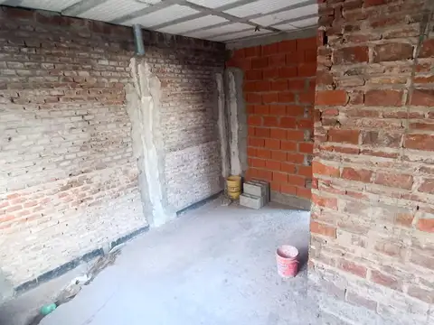 Casa 4 ambientes con 1 baño