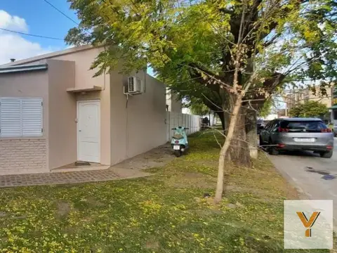 Casa en venta -3 dormitorios 3 baños - patio parrilla - 325 mts2 - Chivilcoy