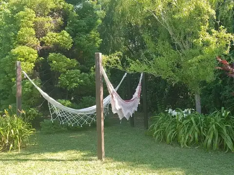 Fontana y Los Robles