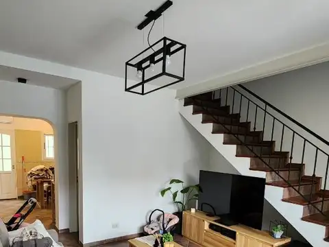 Depto Tipo Casa 3 ambientes con 2 baños